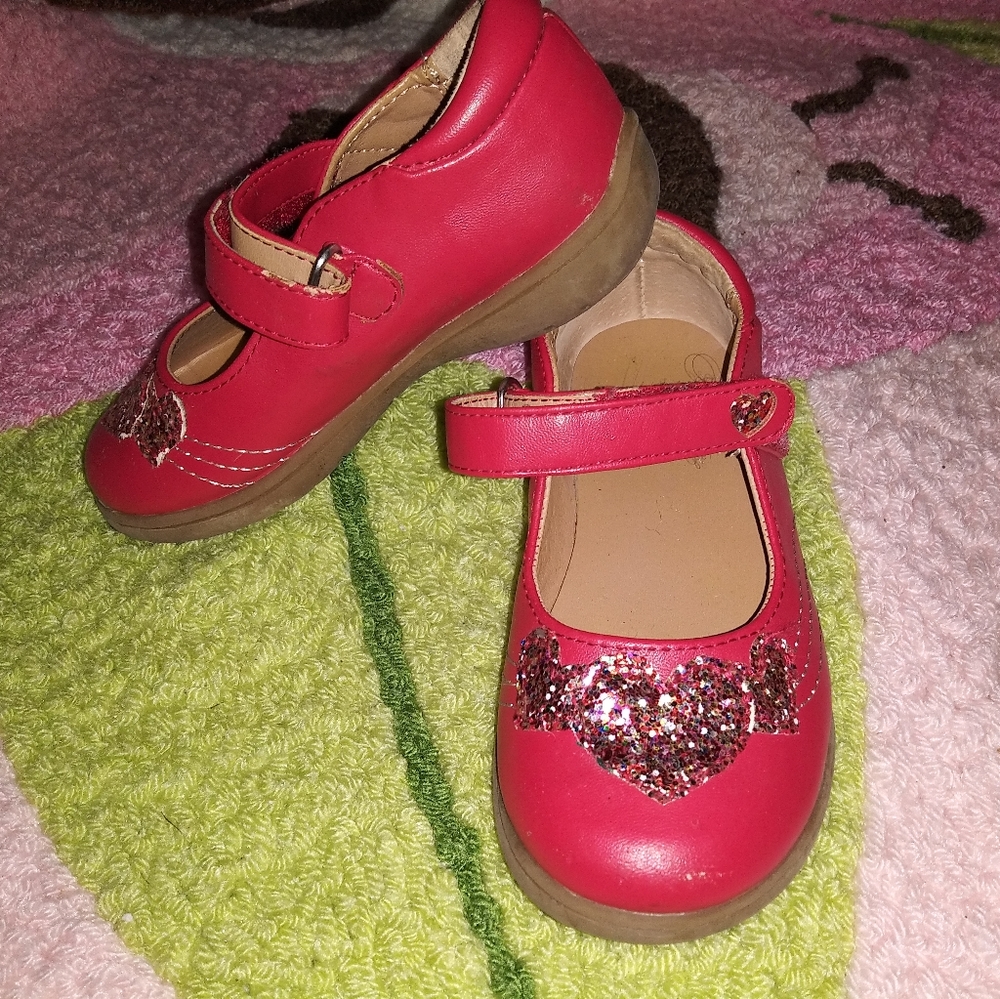 Red size 8 dress shoes
